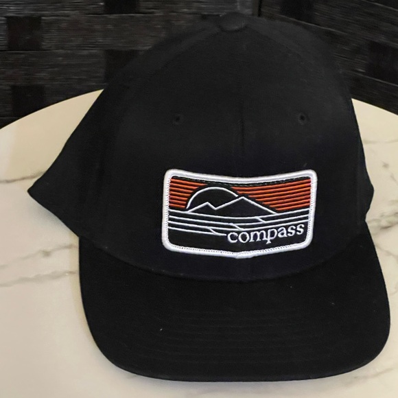 110 Other - New Mountain Sunset Patch Trucker Hat Compass Retro Hiking black one size